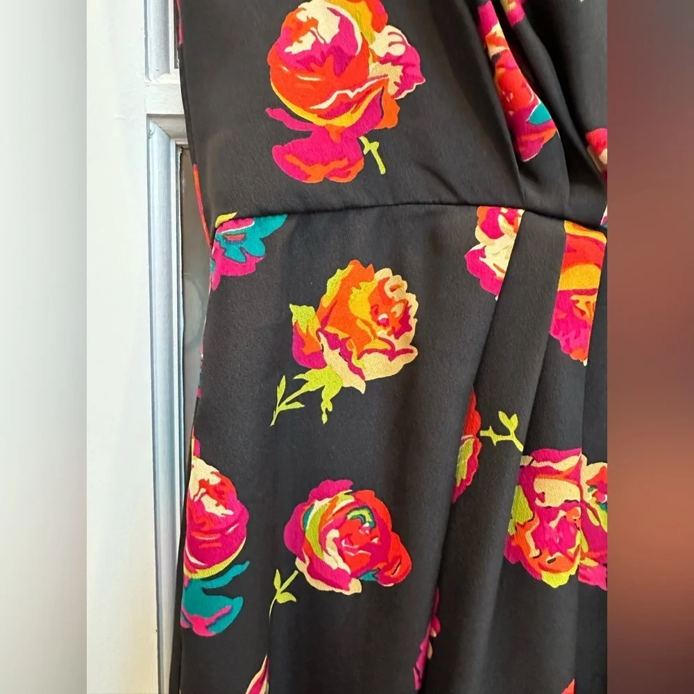 Betsey Johnson Chic Vibrant Rose Floral Mini Dress Women’s Size 2 XS